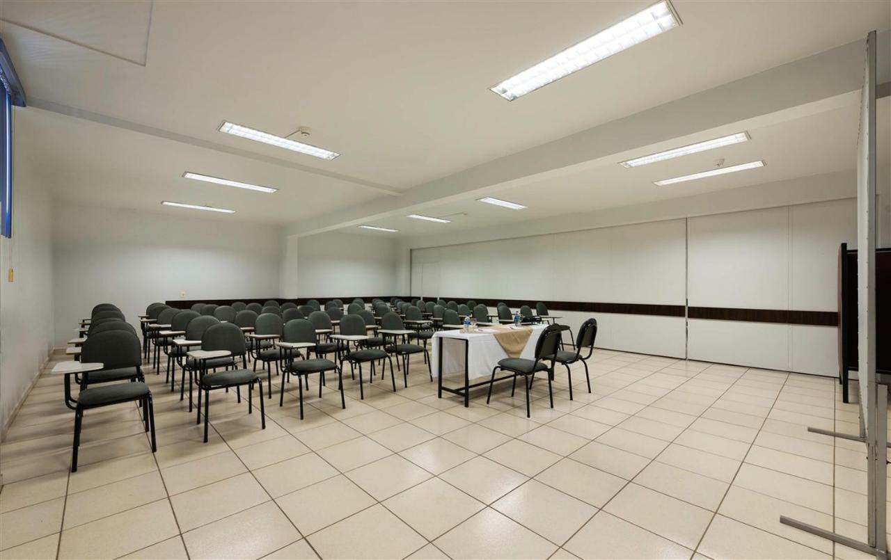 Hotel 365 Cuiabá Buitenkant foto