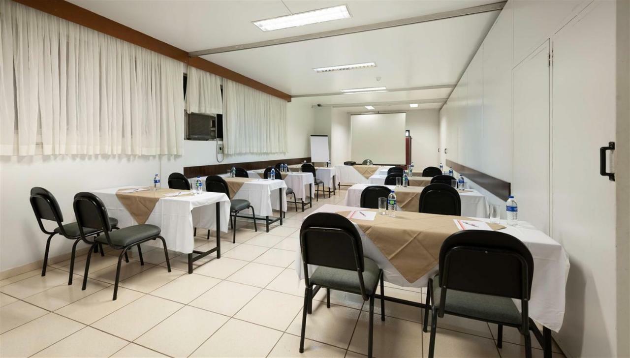 Hotel 365 Cuiabá Buitenkant foto